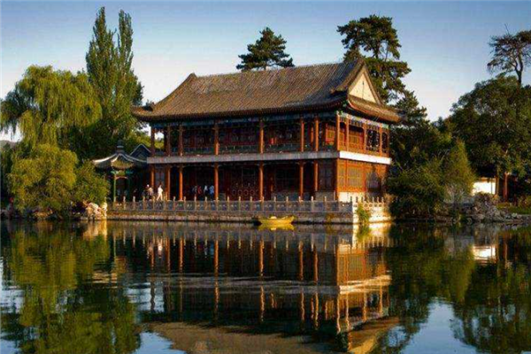 中國十大夏季旅游勝地，適合夏天旅游的地方有哪些